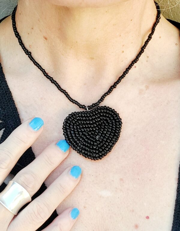 Necklace black beaded heart - Image 6